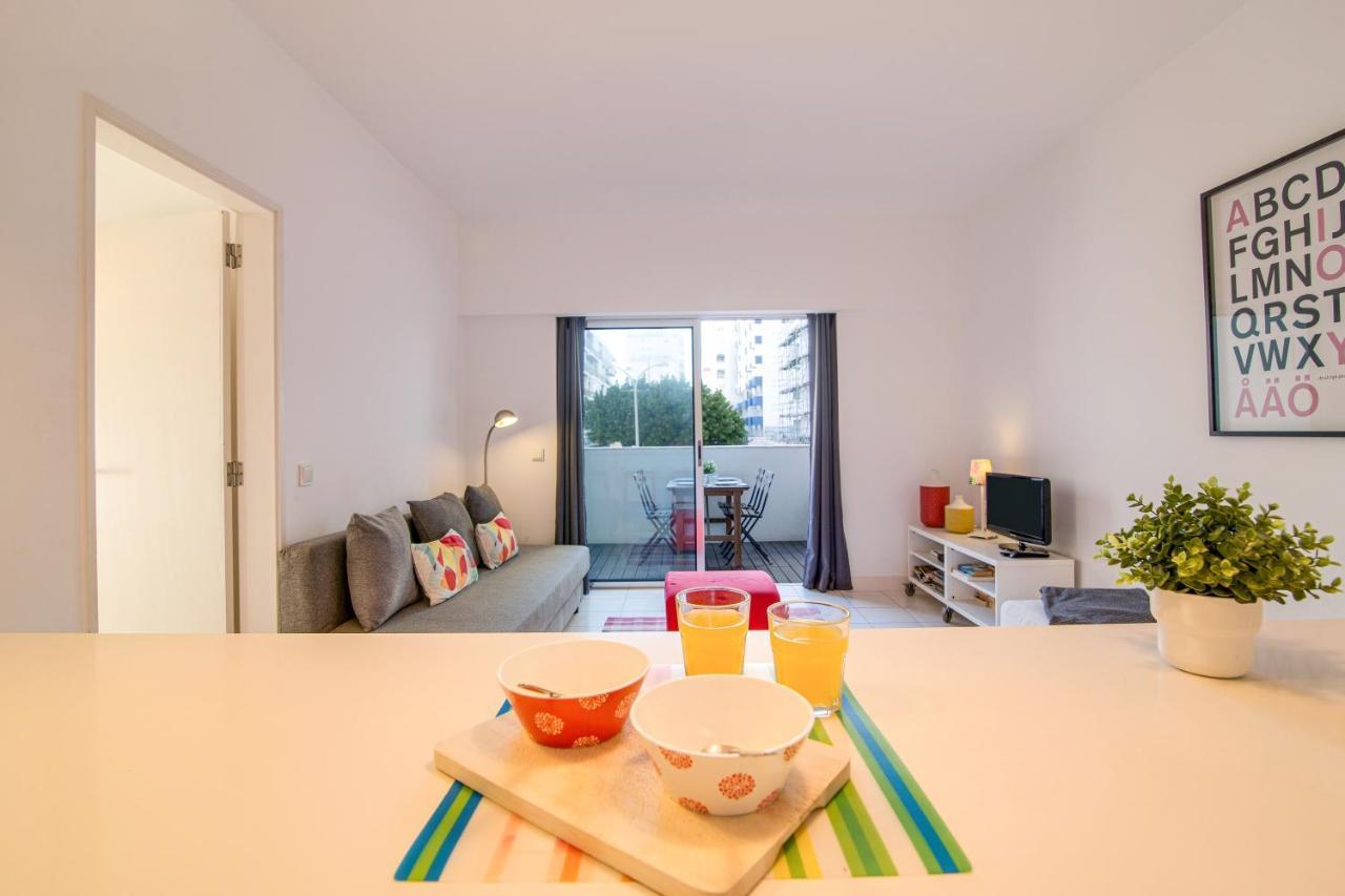 Modern Apartment By The Sea Quarteira Eksteriør bilde