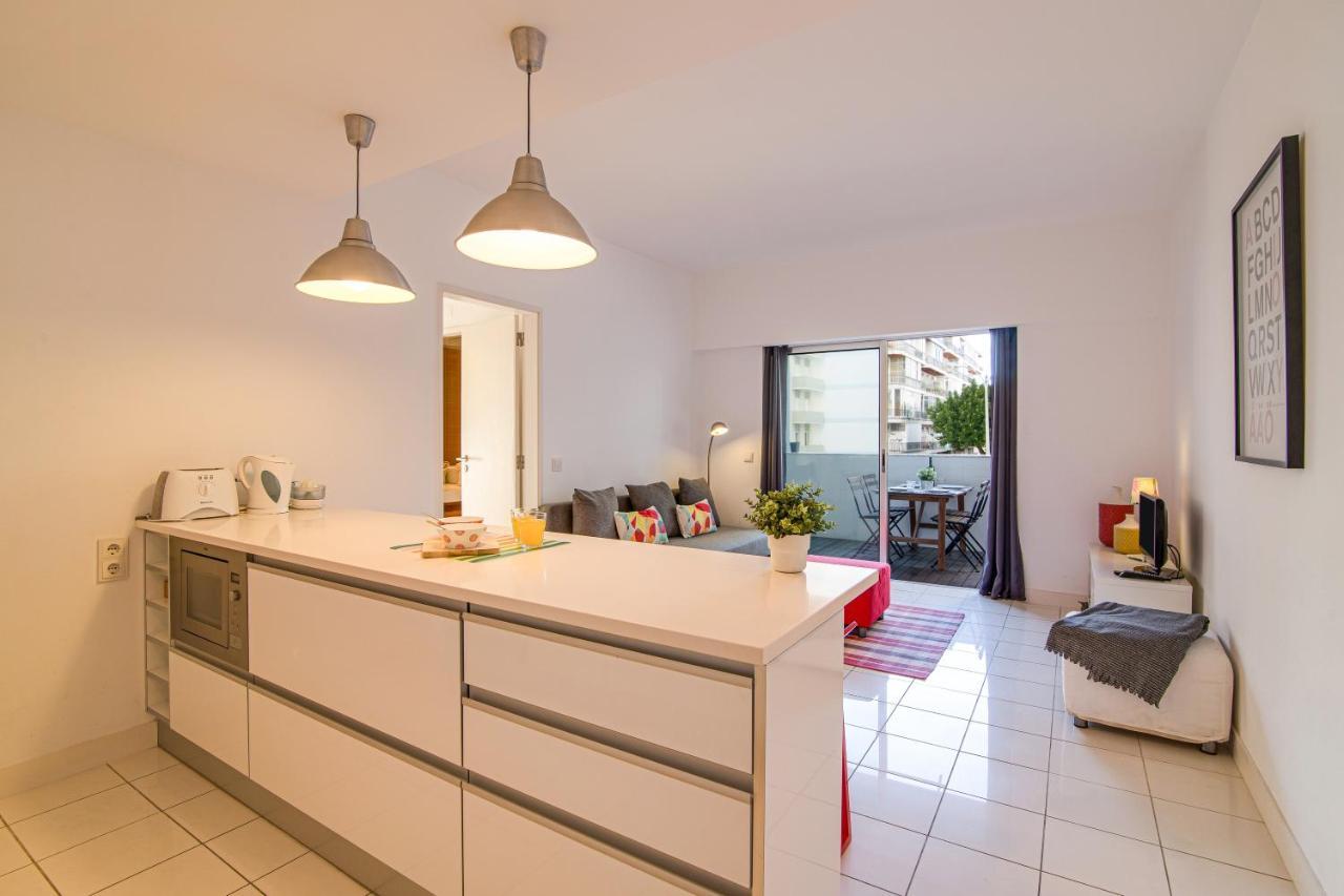 Modern Apartment By The Sea Quarteira Eksteriør bilde